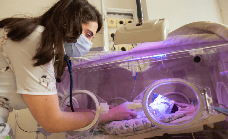 Atención a recién nacido vulnerable o críticamente enfermo